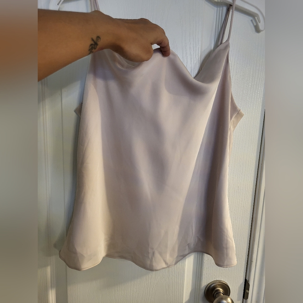 Babaton (Aritzia) Satin top pale pink - Picture 4 of 4